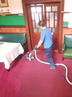 commercial carpet cleaner